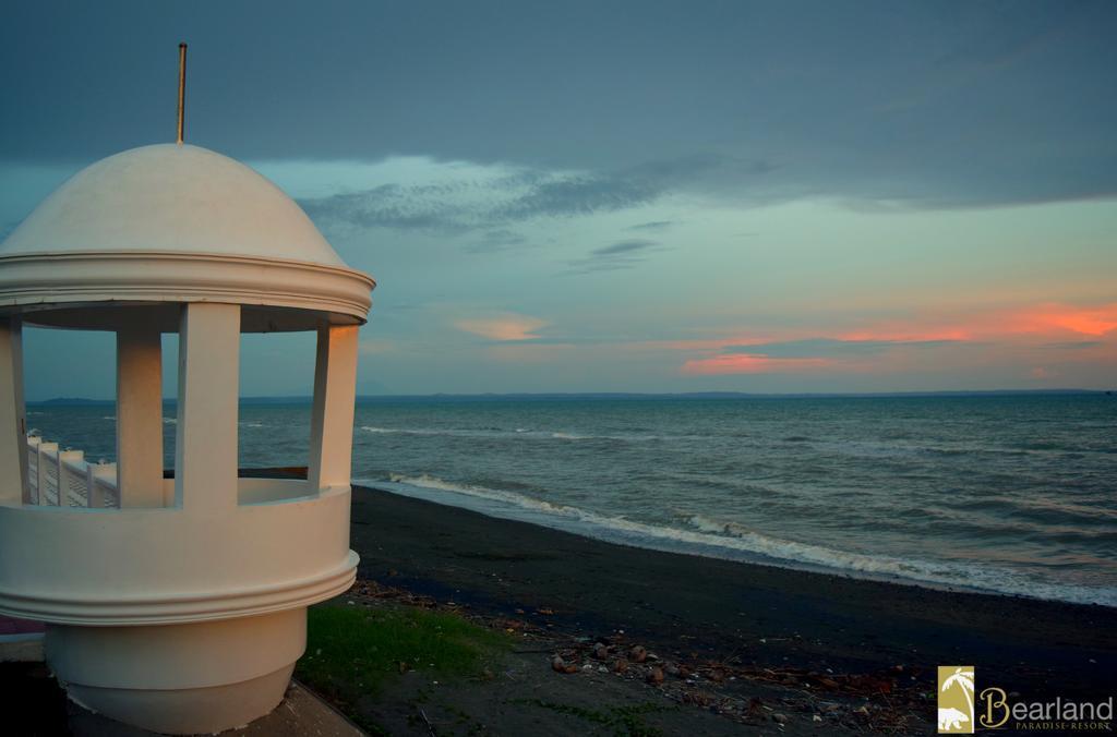 Bearland Paradise Resort Tigbauan Экстерьер фото