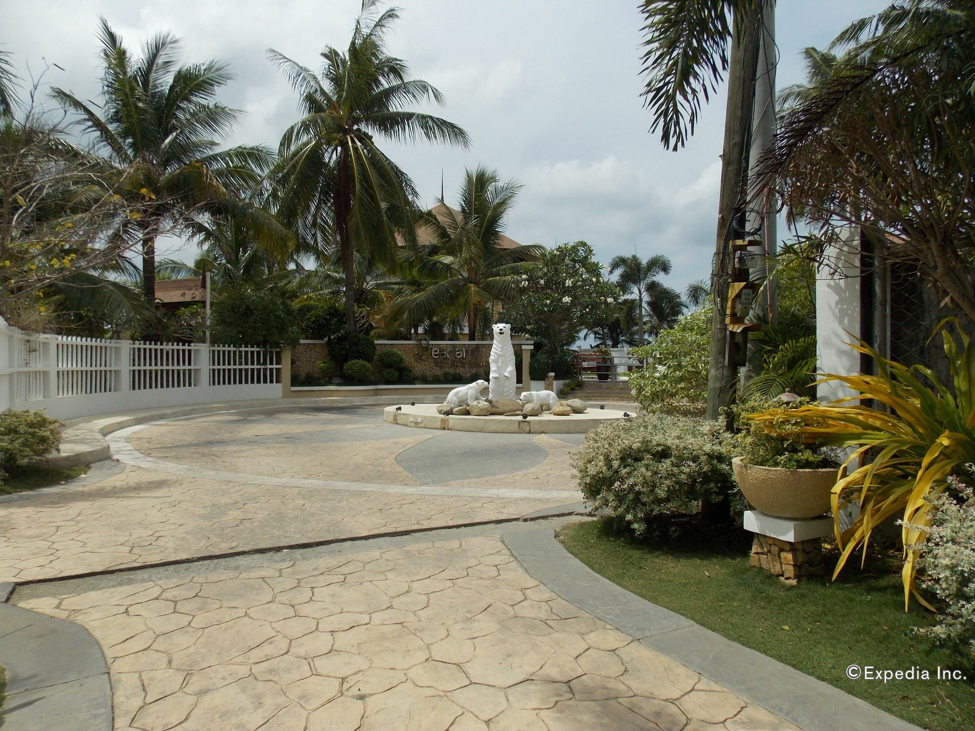 Bearland Paradise Resort Tigbauan Экстерьер фото